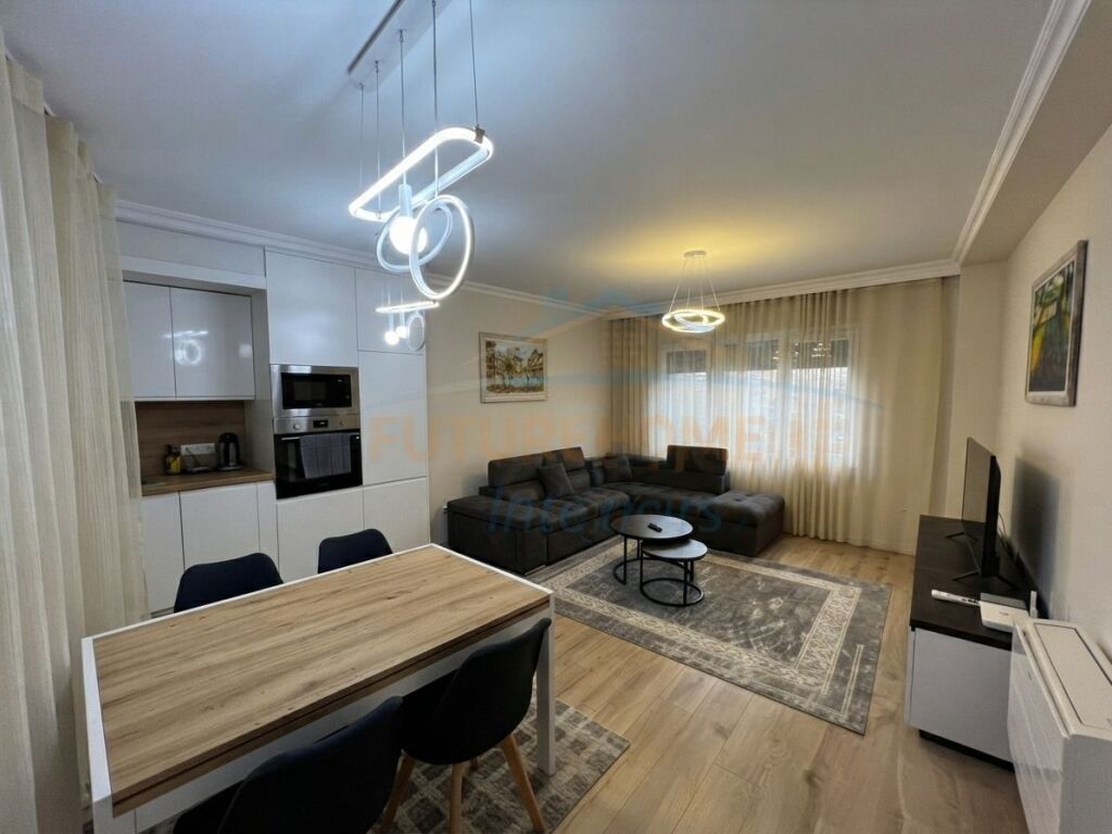 Affitto, Appartamento 2+1+3, Nuovo Mercato, Tirana.