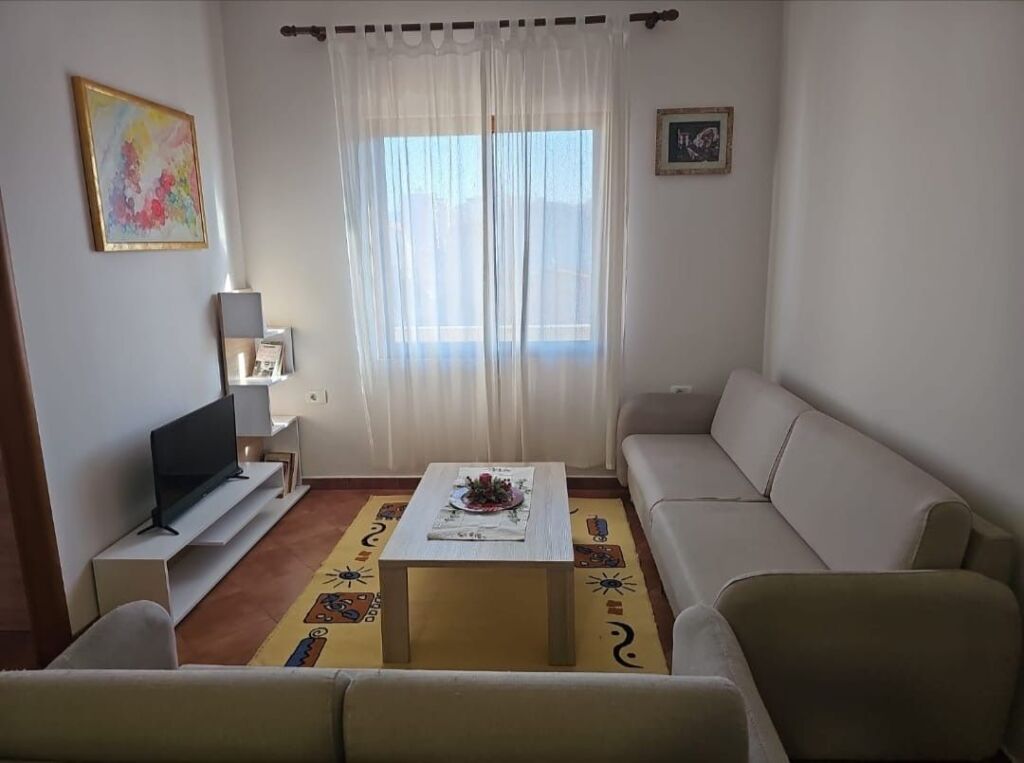 Jepet Me Qera Apartament 2+1+1 Ballkon