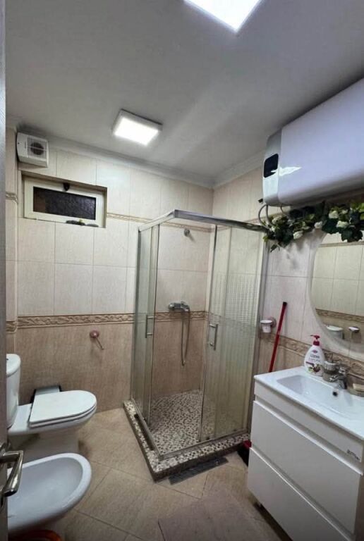 ME QIRA APARTAMENT 2+1 - QENDER, TIRANE