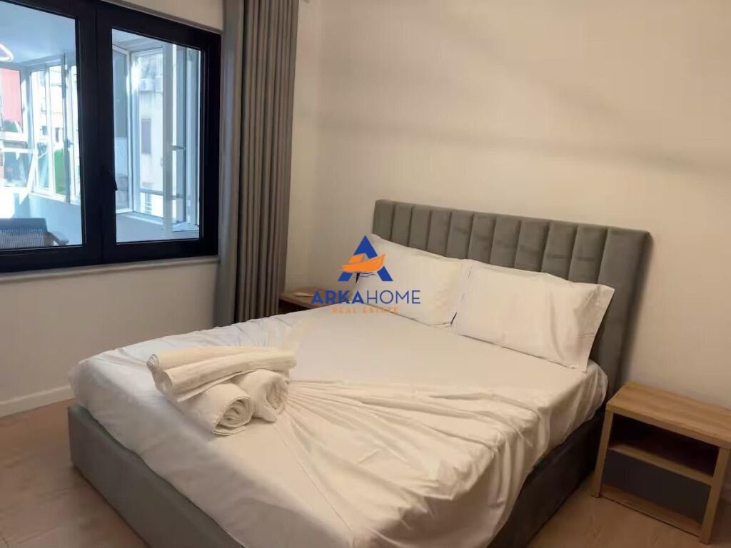 JEPET ME QERA APARTAMENT 2+1+BALLKON I MBYLLUR "PALLATET AGIMI" 85.000 LEKE