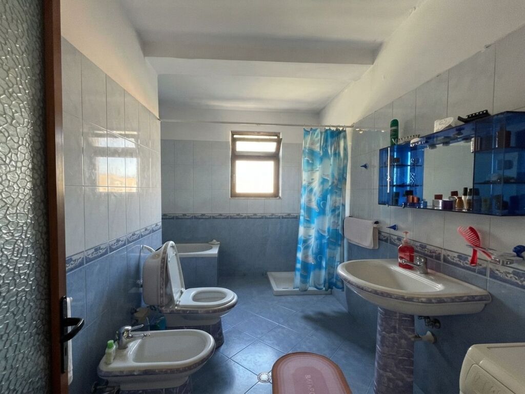 Shitet, Apartament 3+1, Misto Mame, Tiranë.
