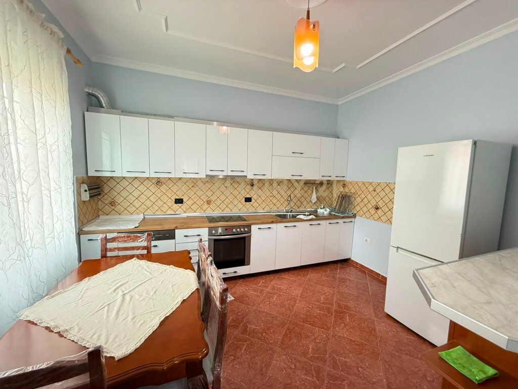 Apartament 2+1+2+Post Parkimi Per Qira, prane Vilave Gjermane, Tirane!