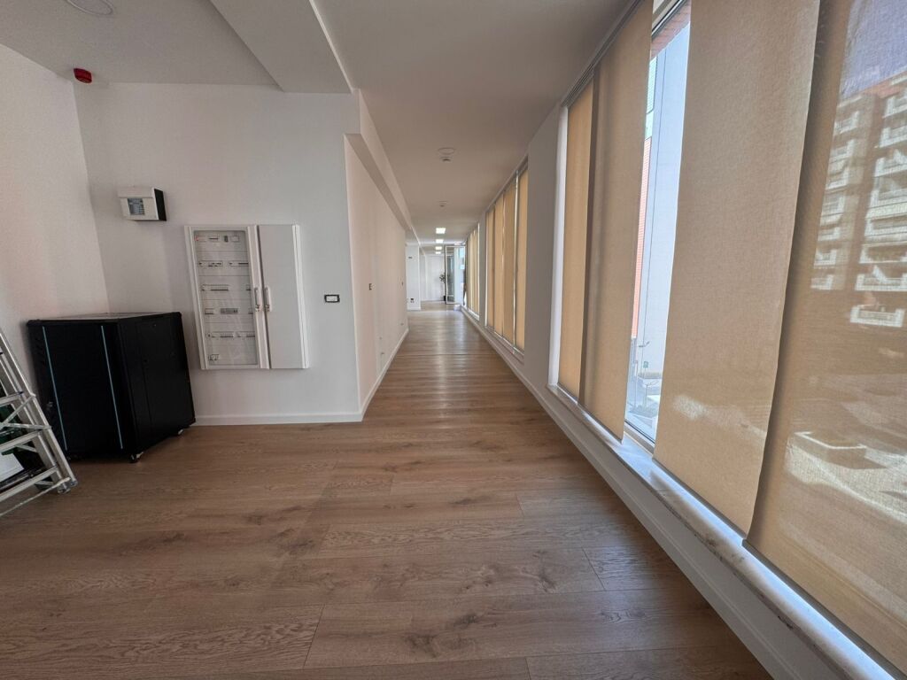 UFFICIO IN AFFITTO  580M2 COMPLESSO DELIJORGJI