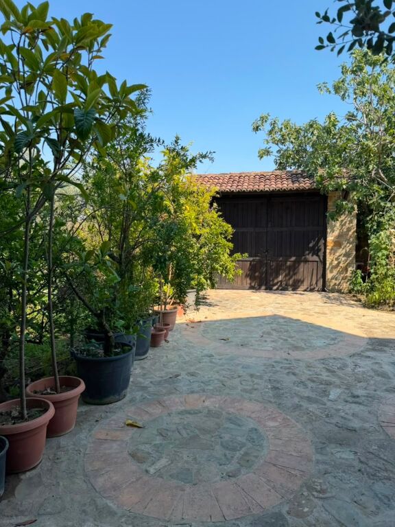 Qera | Vilë 3 kateshe | Ndroq | 2500 €/muaj
