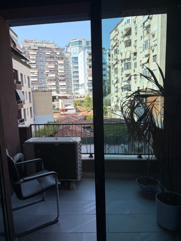 Affitto | Ambjent Biznesi | Rruga Myslym Shyri | 700 €/mese
