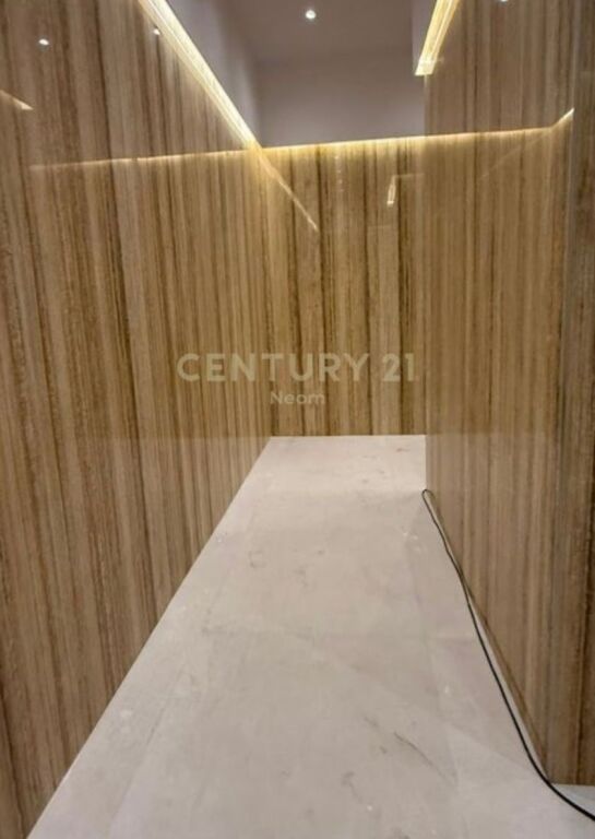 JEPET APARTAMENT LUKSOZ ME QIRA 2+1+PARKIM