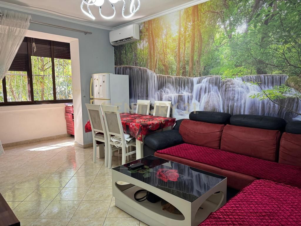 PERBALLE HARRI FULTZ, APARTAMENT 1+1 PER QIRA