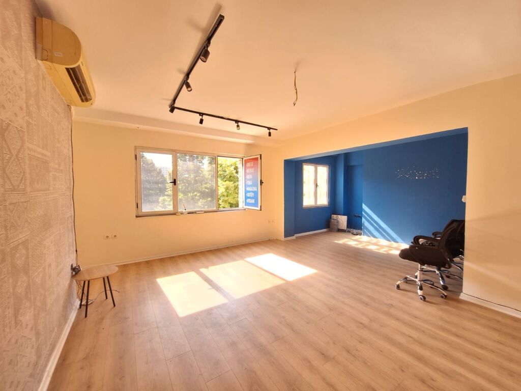 PREMISES 100 m² FOR RENT FOR OFFICES – IN THE CENTER