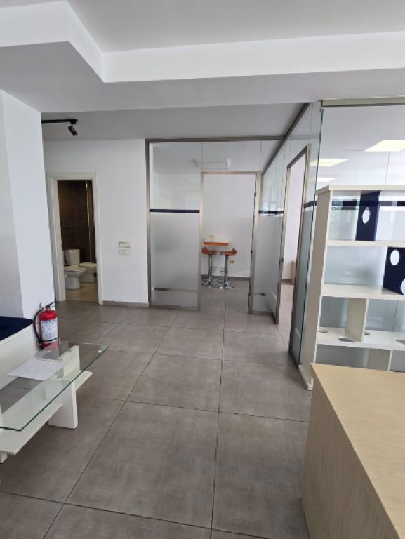 🏢 OFFICE FOR RENT | PARIS MUNICIPALITY