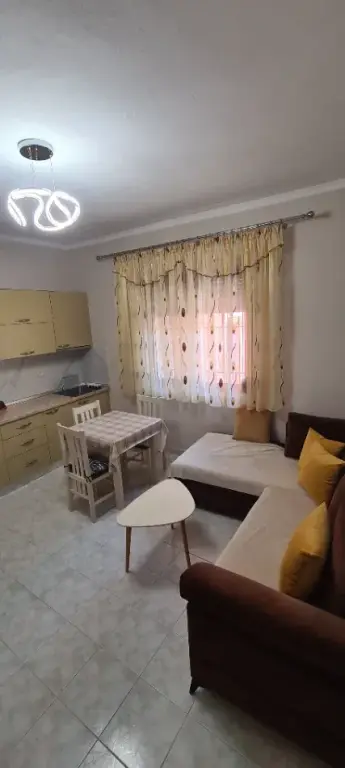 Qera | Shtëpi private 1 + 1 | Rruga Ganimete Tërbeshi | 350 €/muaj