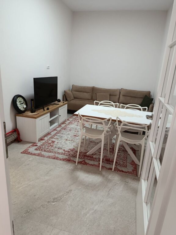 Apartament 1+1 me qira "Vasil shanto"