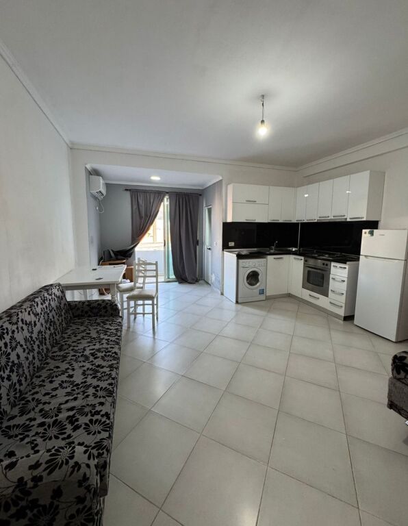 VENDESI APPARTAMENTO 137.7 M2