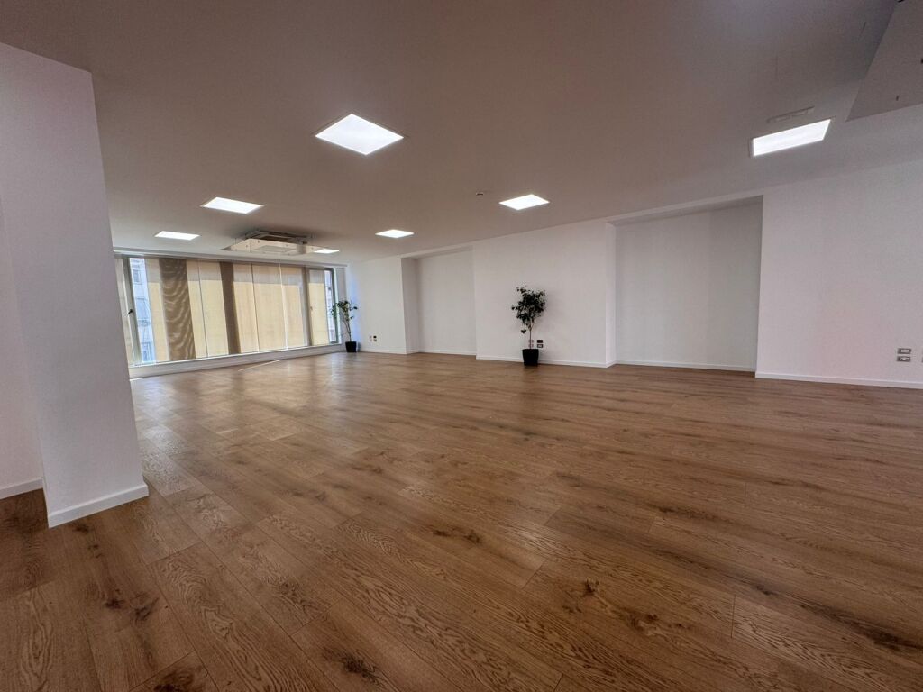 UFFICIO IN AFFITTO  580M2 COMPLESSO DELIJORGJI