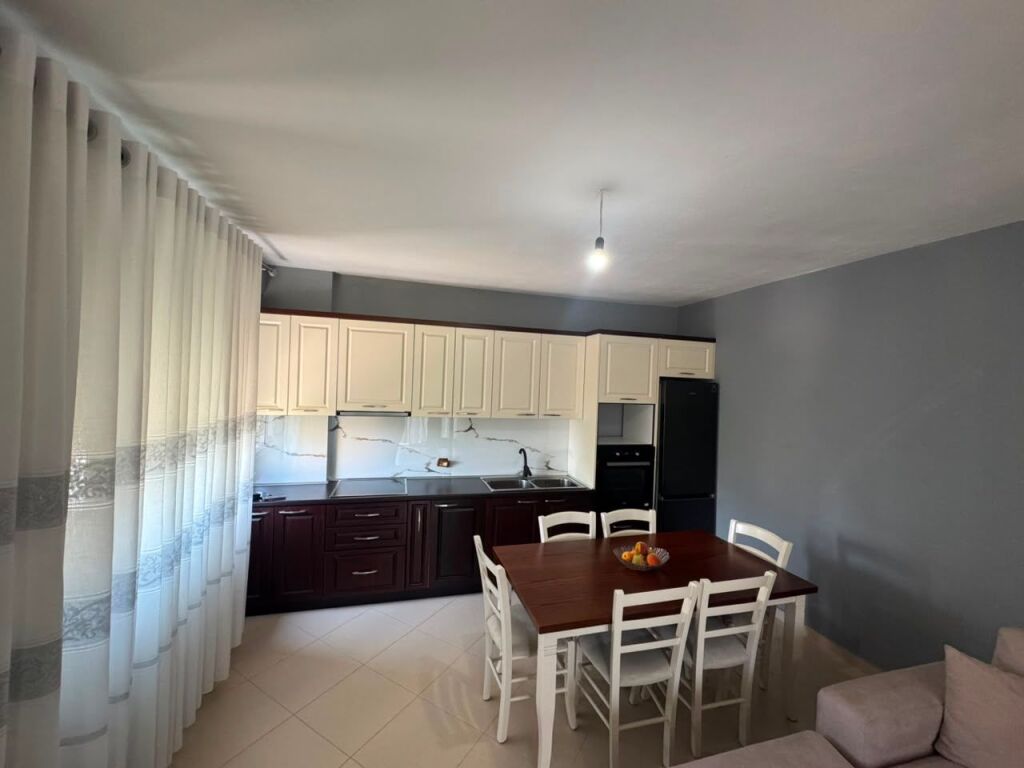 JEPET APARTAMENT  ME QERA  2+1 PLAZH HEKURUDHA