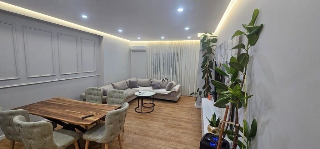 For rent 2+1 former urt durres