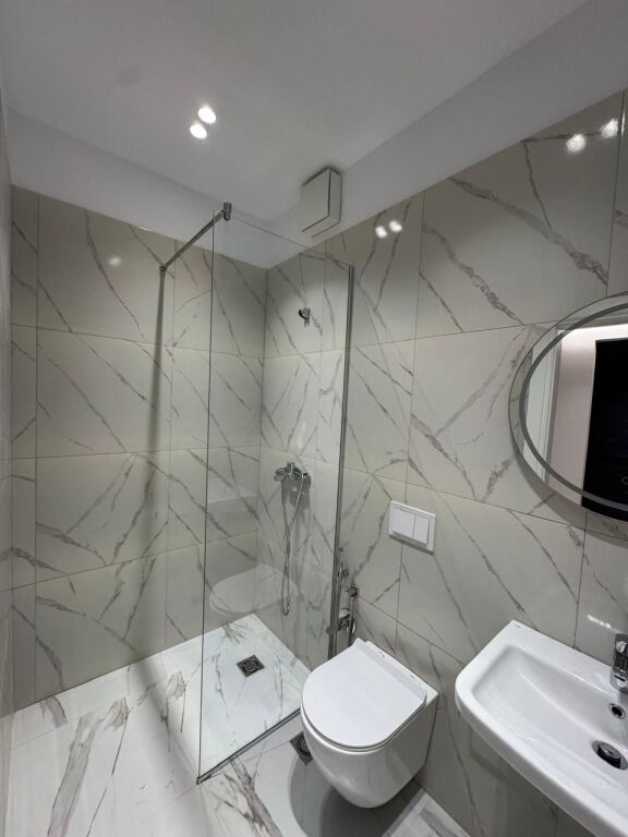 Ambient Biznesi/Apartament Bosh me Qera Rruga Mine Peza, Prane Prokurorise  ID 5361
