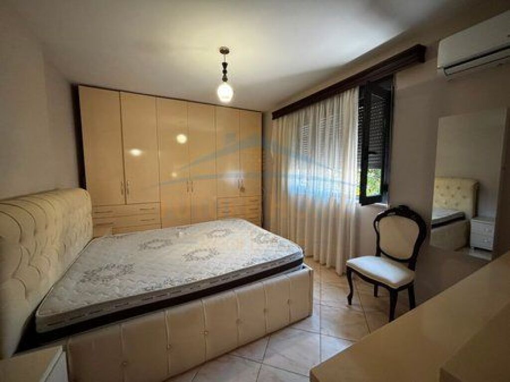 Disponiamo di un appartamento 1+1 in affitto nel Centro, Tirana.