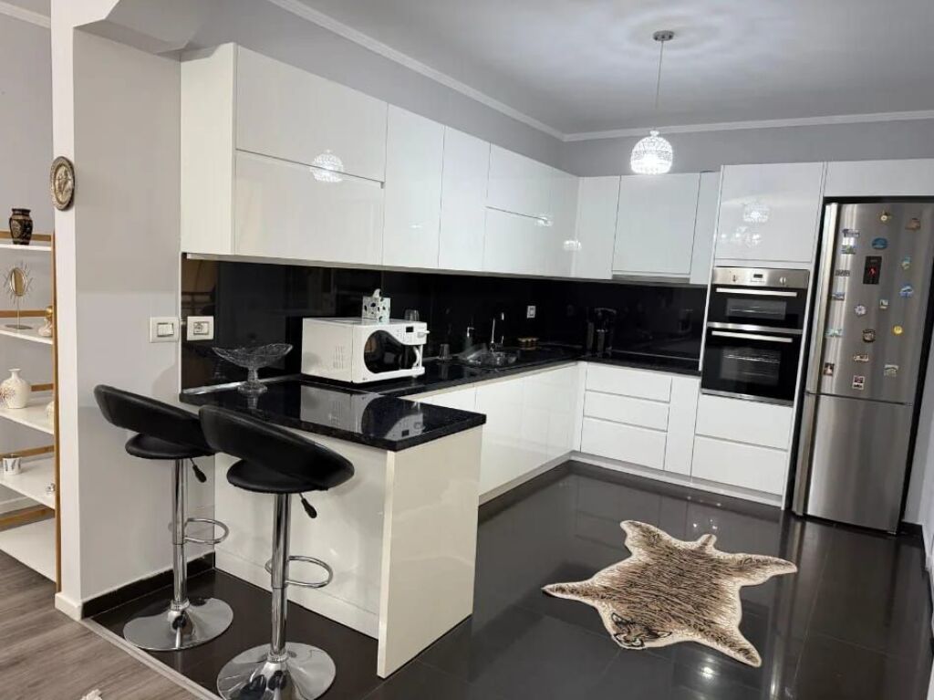 GIVEN APARTMENT 2+1+STORAGE+EXTRA PARKING FOR 2 CARS ZOOLOGICAL GARDEN