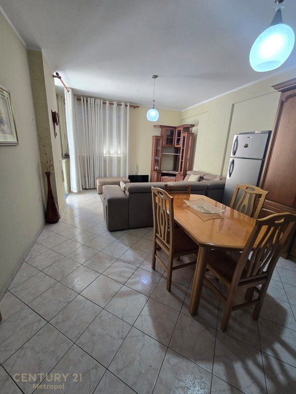 Apartament 2+1+2 per shitje te Materniteti i Ri