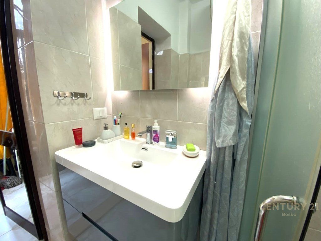 JEPET ME QERA APARTAMENT 1+1 Laprake! 500 € /Muaj 50,000 Lekë /Muaj