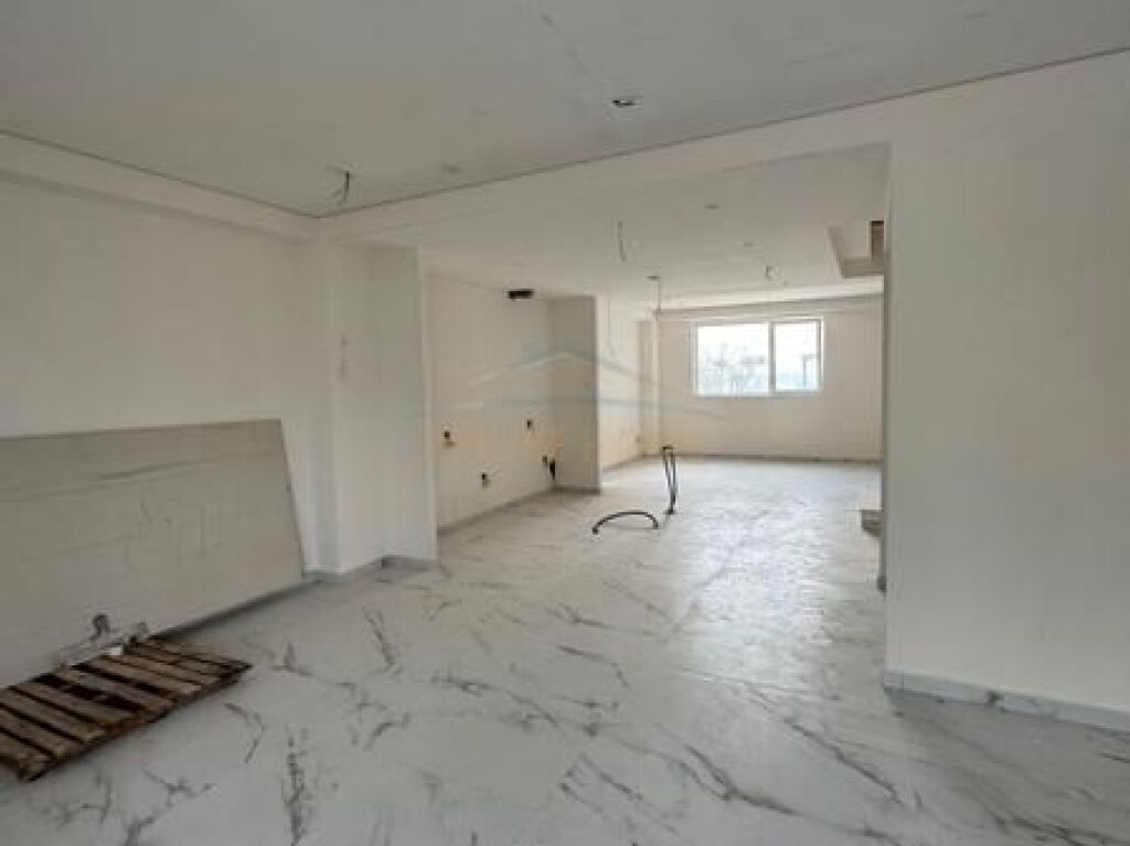 Shitet, Duplex , Fresk , Tiranë
