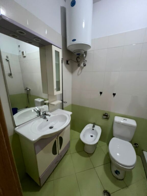 🏡 JEPET ME QIRA APARTAMENT 1+1  📍 Vendndodhja: Ali Demi, tek Muzeu i Shkencave të Natyrës💰 Çmimi: 50,000 lekë/muaj