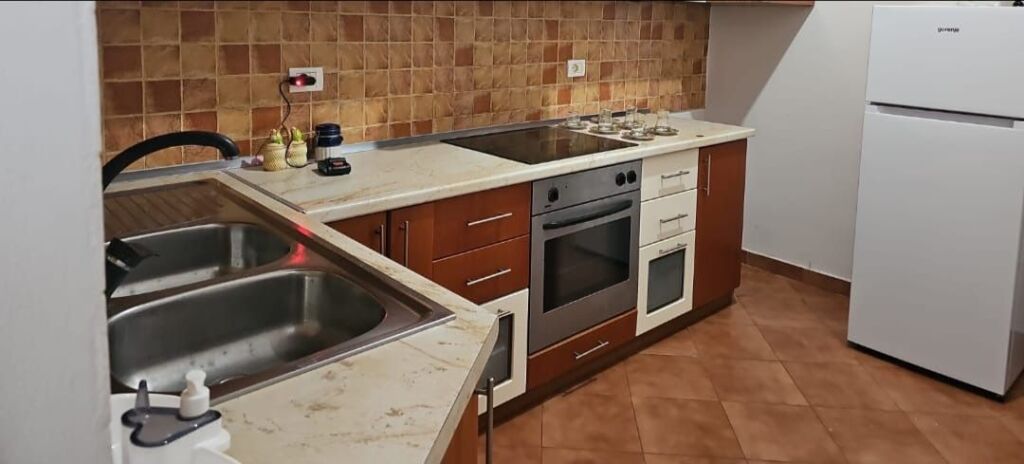 Jepet Me Qera Apartament 2+1+1 Ballkon