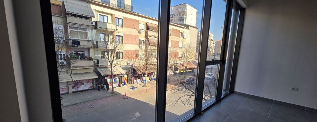 Affitto | Ambjent Biznesi | Rruga e Barrikadave | 1000 €/mese