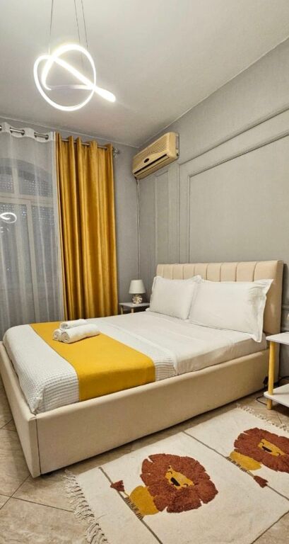 Jepet me qera apartament 1+1 . Rruga kavajes