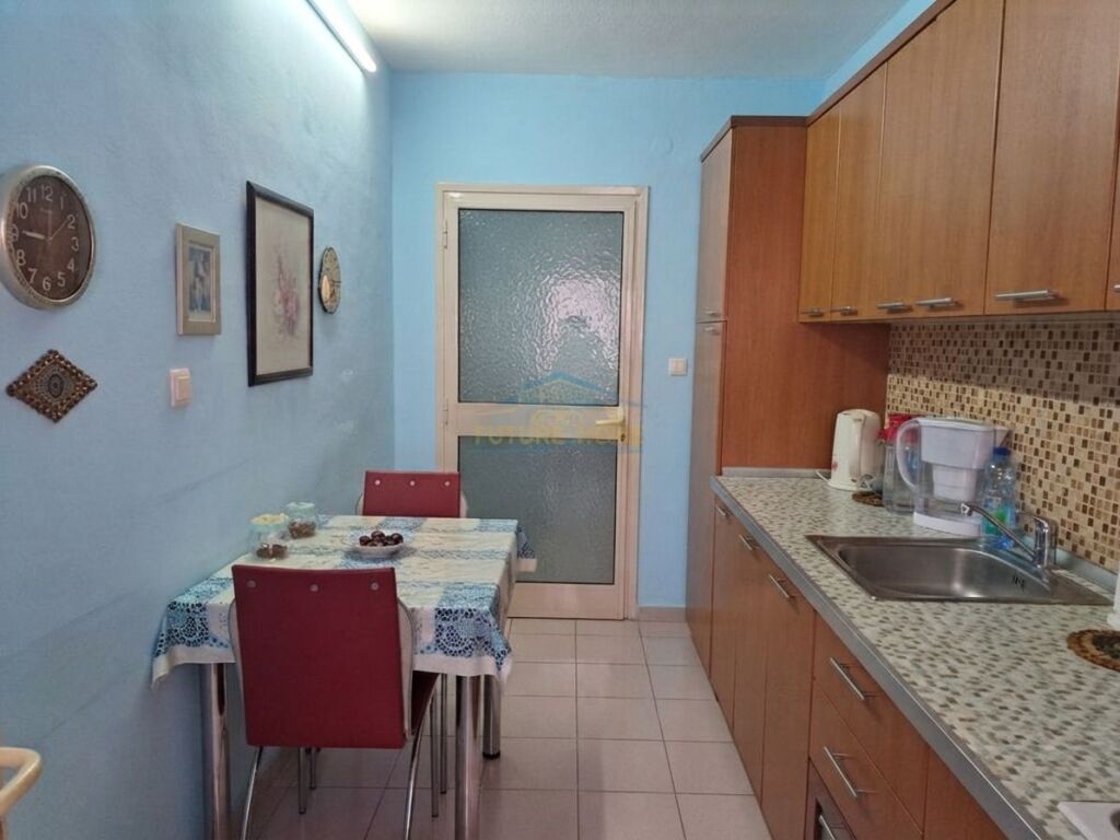 Shitet, Apartament 1+1, Irfan Tomini, Tiranë