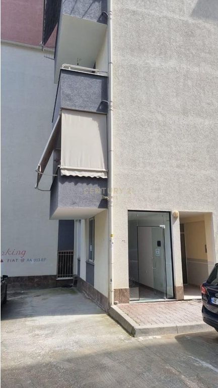 COMMERCIAL SPACE FOR RENT IN FRESK