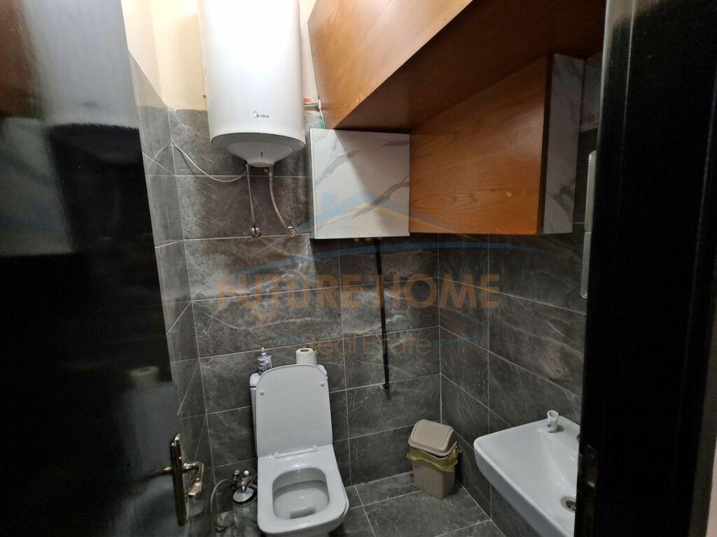 Qera, Qender Estetike E Kompletuar, Rruga Xhanfize Keko