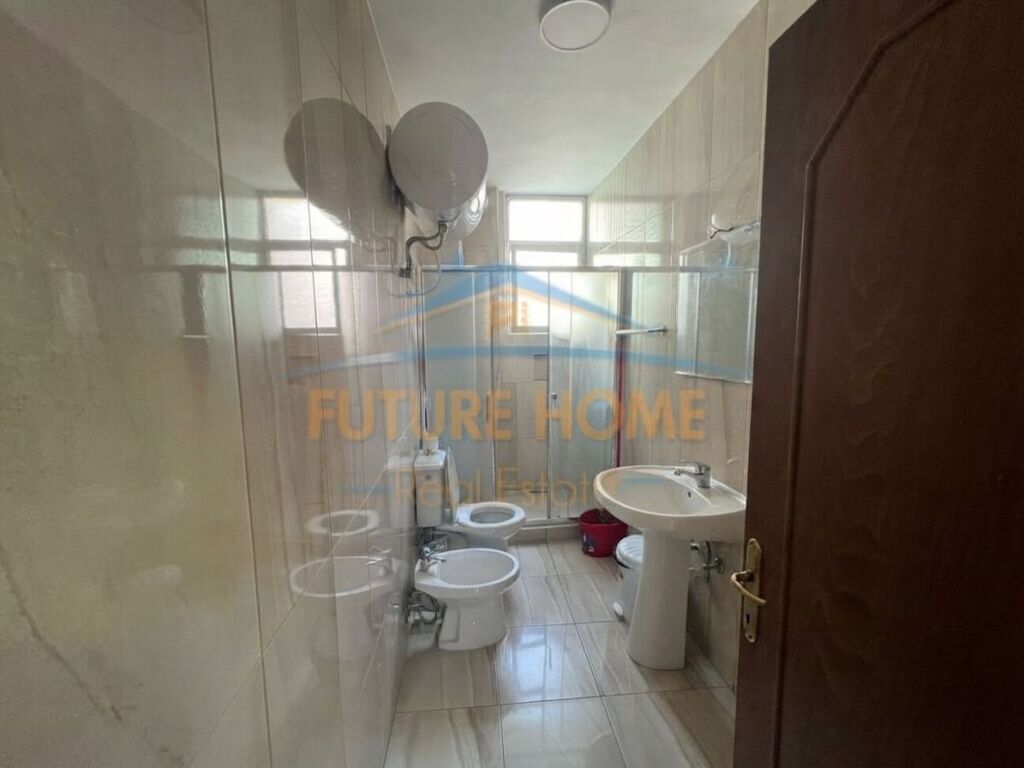 Affitto, Appartamento 2+1, Comune di Parigi, Tirana.