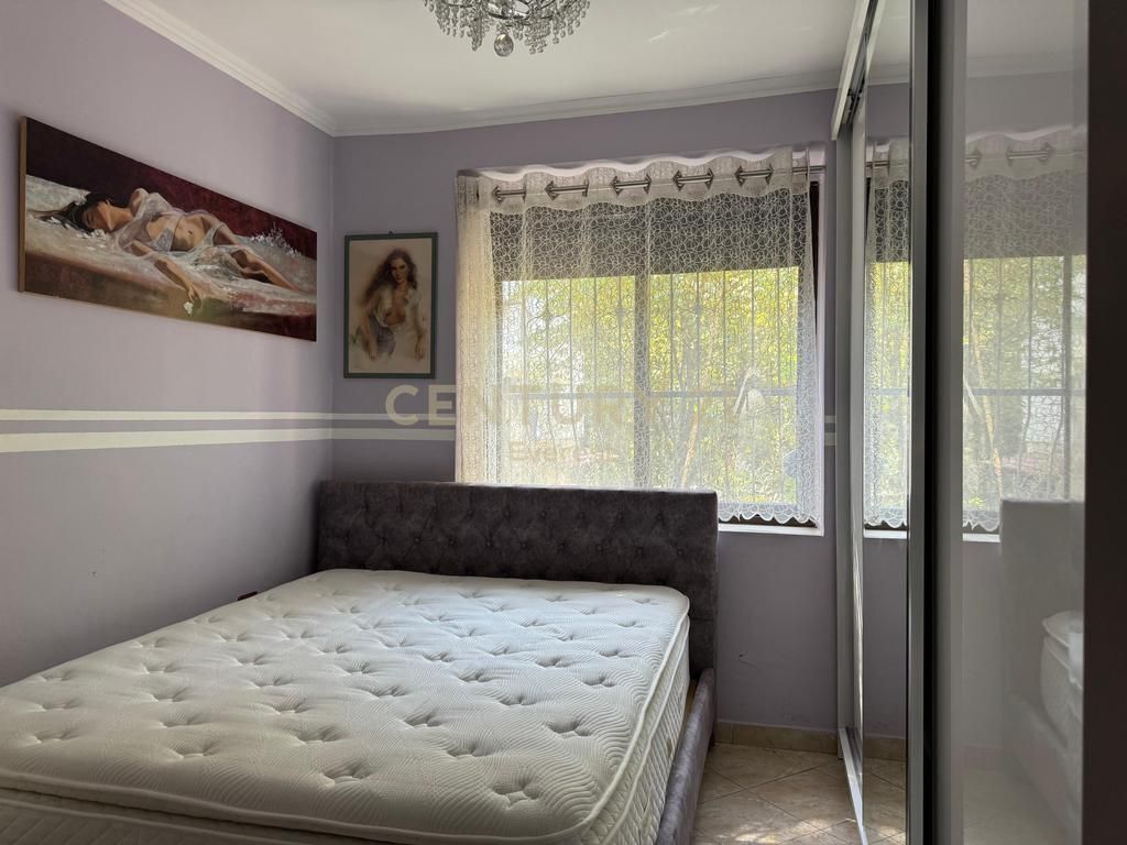 PERBALLE HARRI FULTZ, APARTAMENT 1+1 PER QIRA