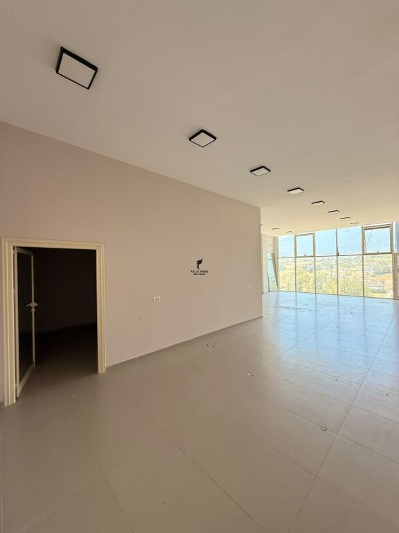 ZYRE ME QERA 120 M2 SAUK 170.000 LEKE FH-88674