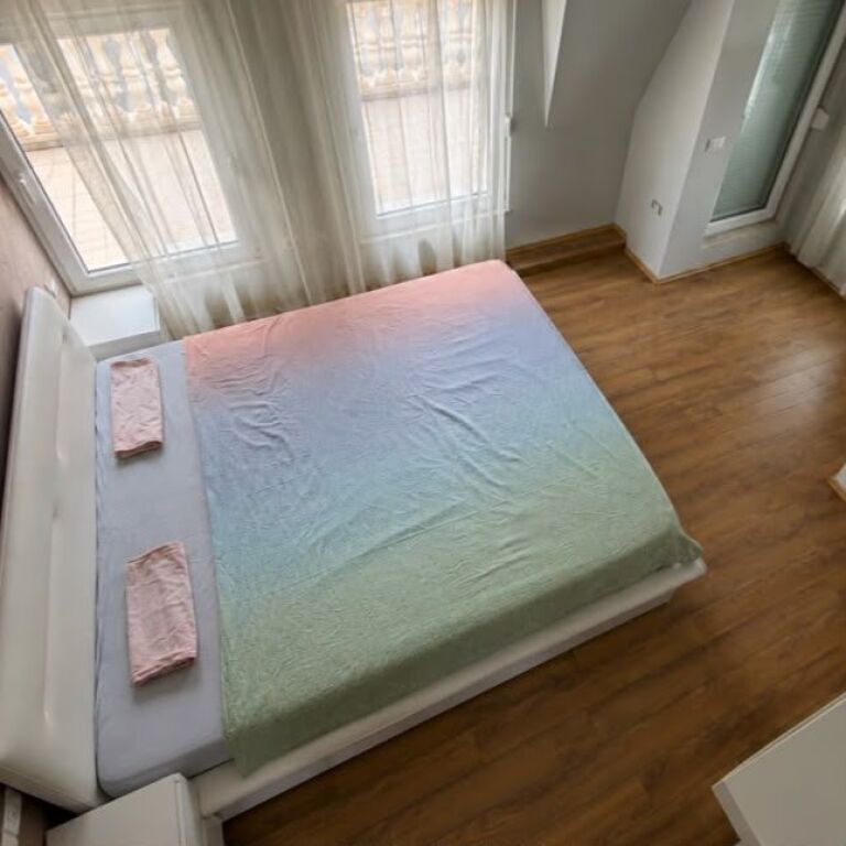 🏡 VILË ME QIRA – WHITE HOUSES | TEG ✨