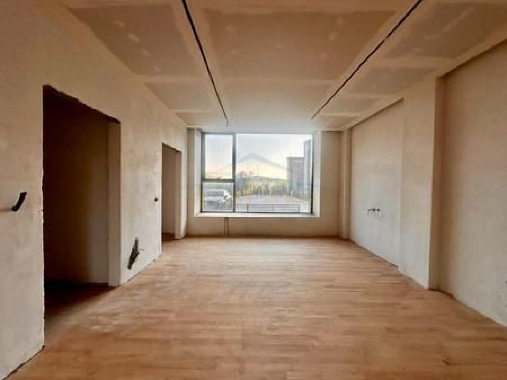 In vendita, Villa nella Residenza Roses, vicino al Lago Farka