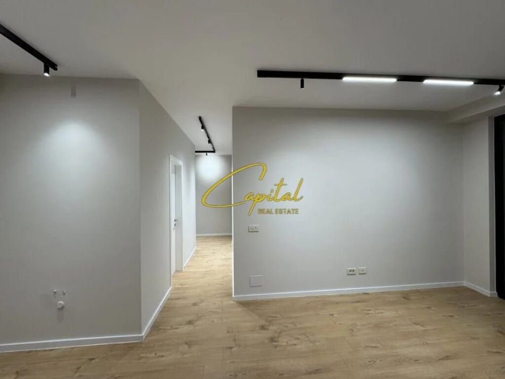 ZYRE ME QIRA 200 M2 GOLDEN TOWER RESIDENCE 1.900 EURO