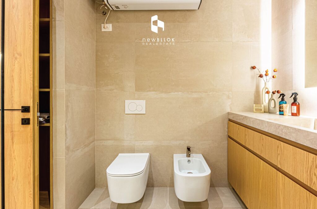 🏡ME QIRA: 1+1 PREMIUM 📍 Kopshti Zoologjik – PËRBALLË LAKE VIEW | 70 m² | 100% I ri || 850 Euro/Muaj 💥💥 PAMJE NGA LIQENI💥💥