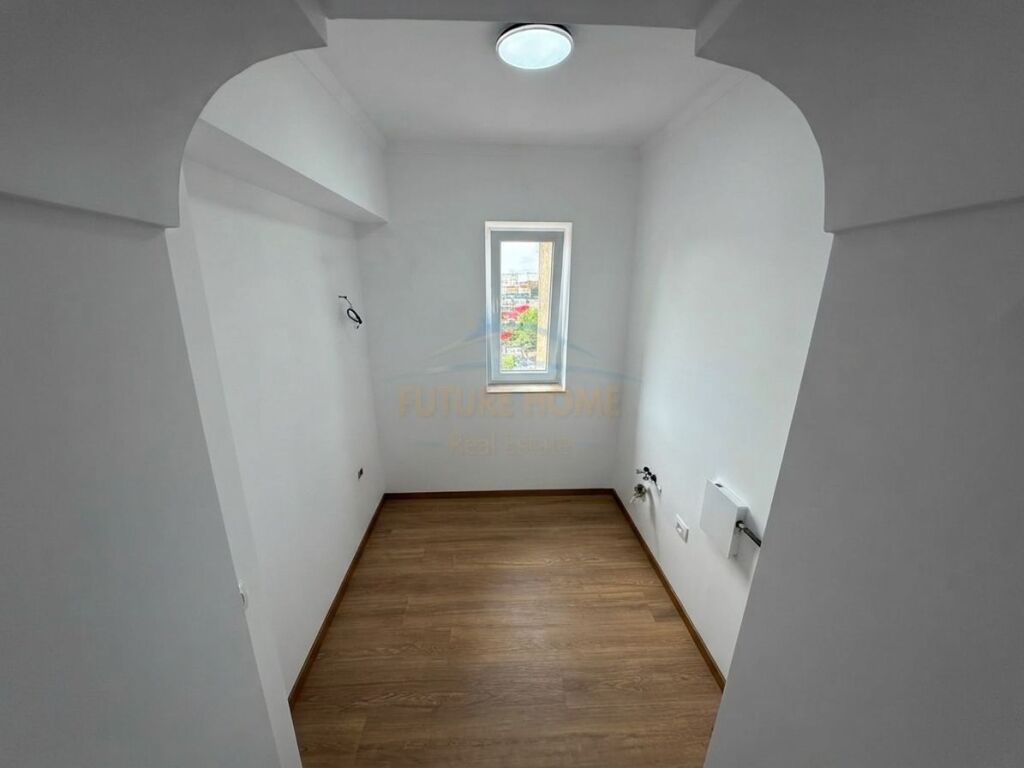 Shitet, Apartament 1+1, Medreseja, Tiranë.