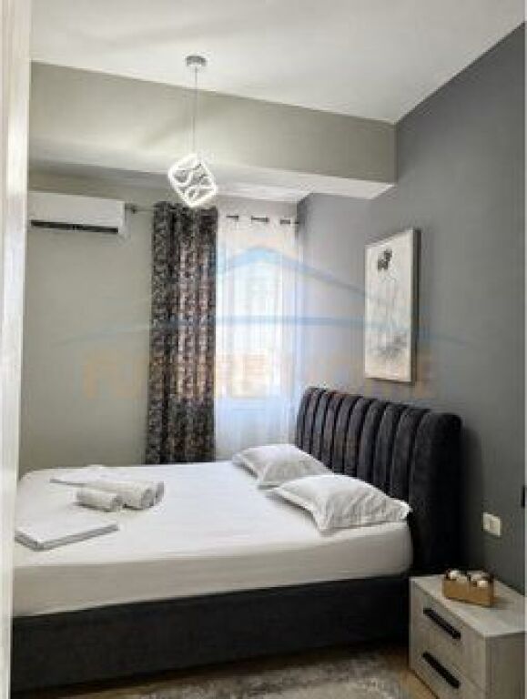 Shitet, Apartament 2+1, Rruga e Kavajes.