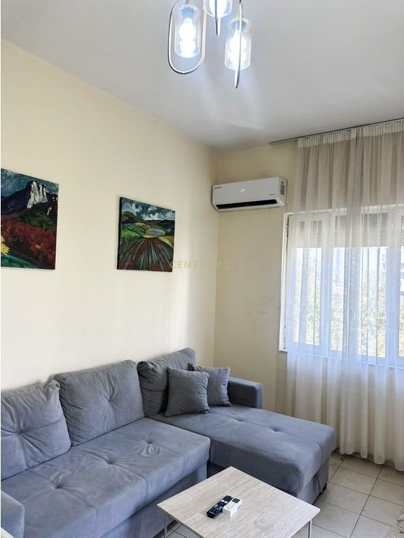 Apartament 2+1 për Qira – Kryqëzimi i Spitaleve ,përballë Farmacisë 10!!