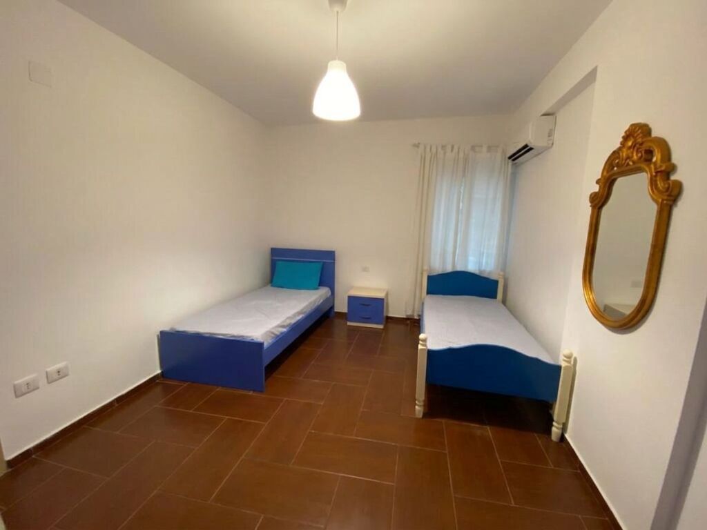 Qera, Apartament 2+1+2, Kamez