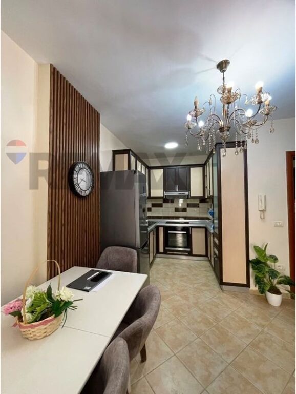 Appartamento 1+1 in affitto, Via Shkelqim Fusha vicino a Kristal Center.