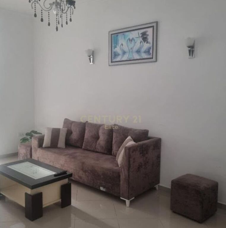 APARTAMENT ME QIRA 2+1