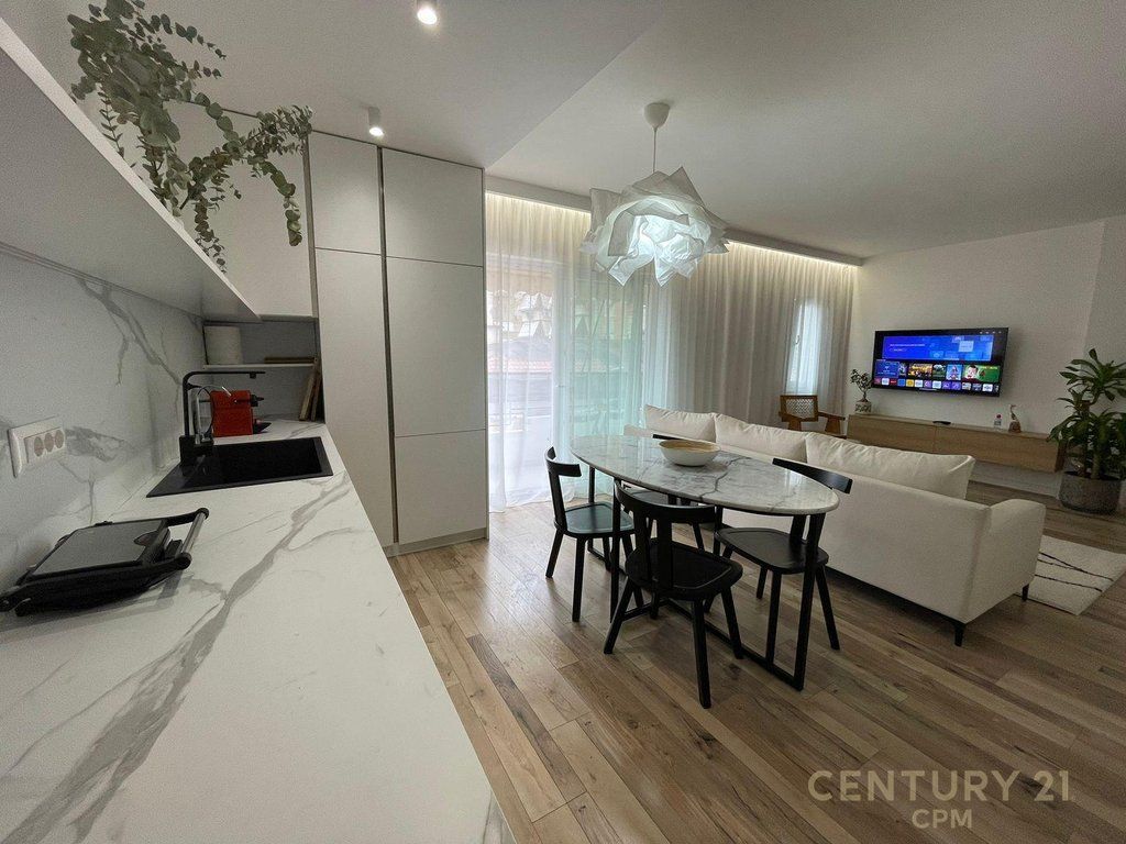 Apartament 2+1 Me Qira në Myslym Shyri, Tiranë - 863€ | 80 m²