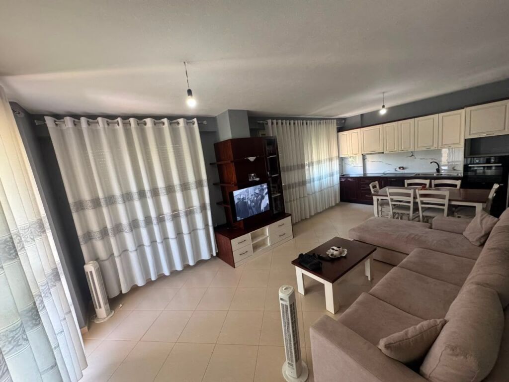 JEPET APARTAMENT  ME QERA  2+1 PLAZH HEKURUDHA