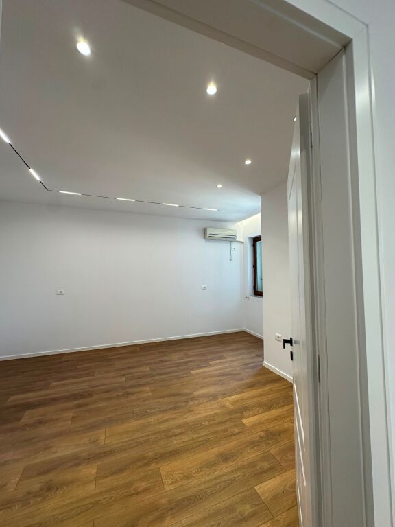 Qera | Apartament 1 + 1 | Rruga Irfan Tomini | 143000 €/muaj