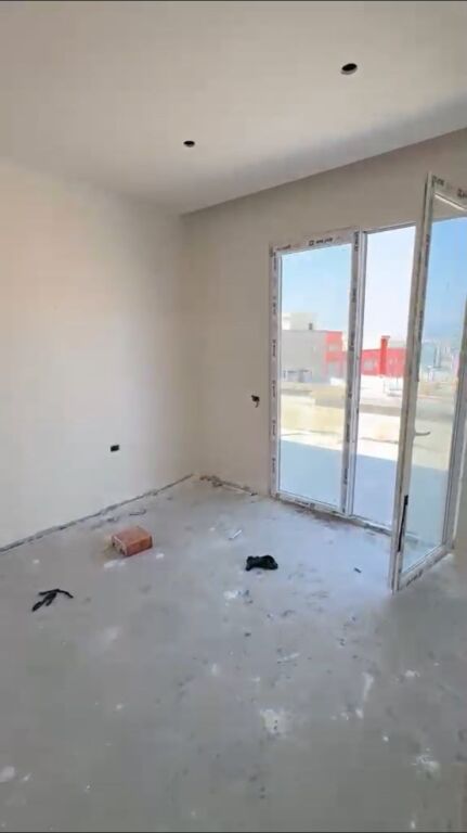 Shitet apartament 2+1+2 Veranda ne Yzberisht , prane Fitness Bar Unik , Astir , Unaza e Re .