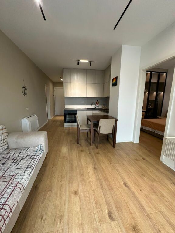 Jepet me qira apartament 1+1